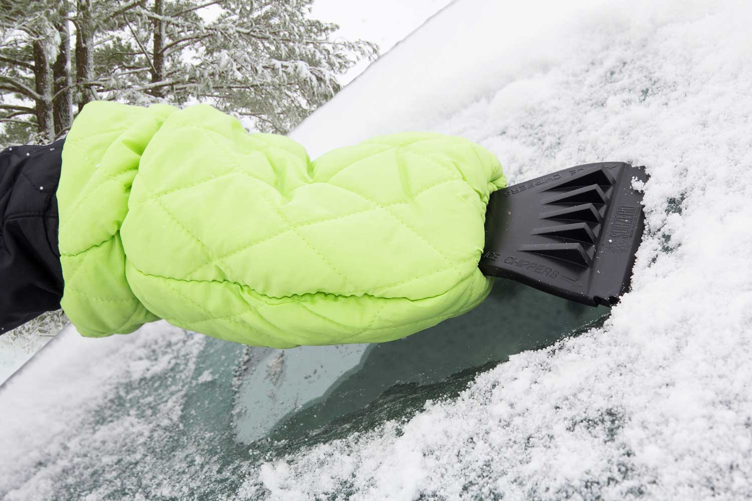 Fruholt 2 Packs Ice Scraper Mitt for Car Windshield Waterproof Snow Scraper Glove with Thick Fleece Lining for Car Window Snow Remover Scratch-Free 